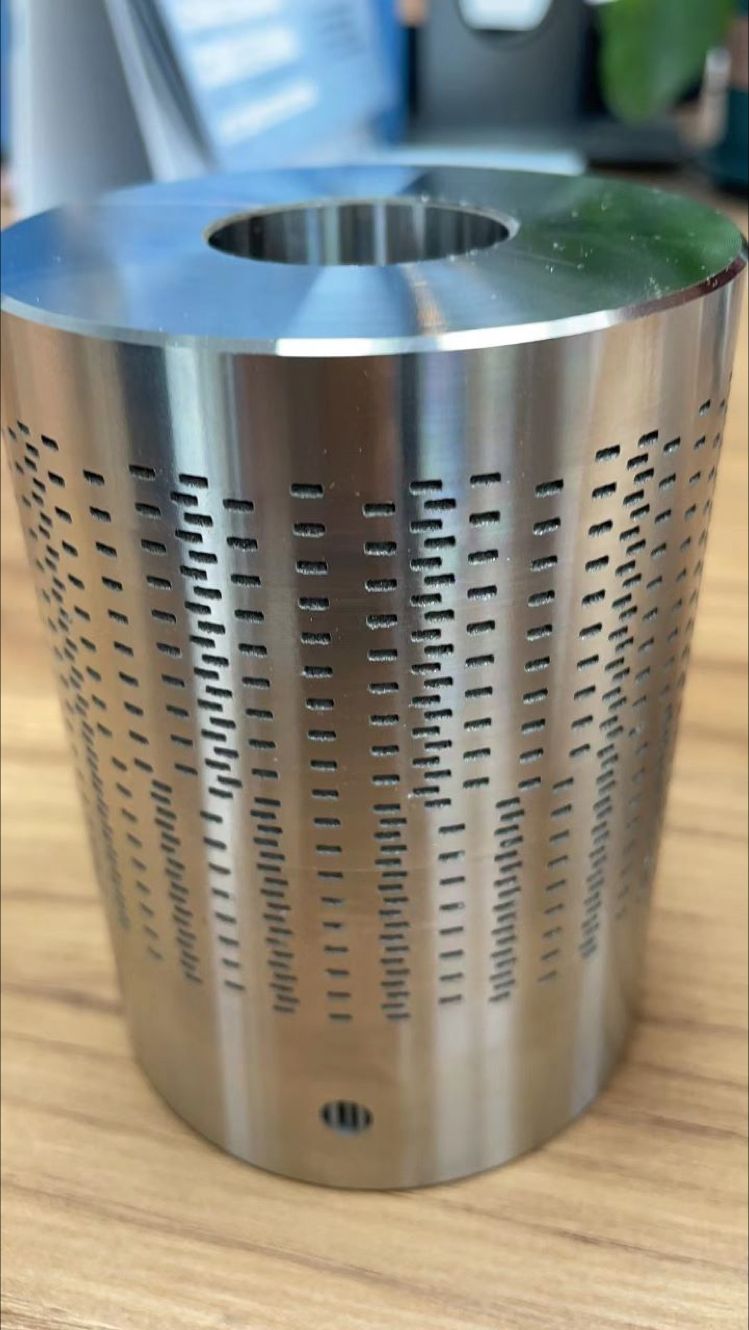 Stainless steel labyrinth valve cage with rows of slotted openings