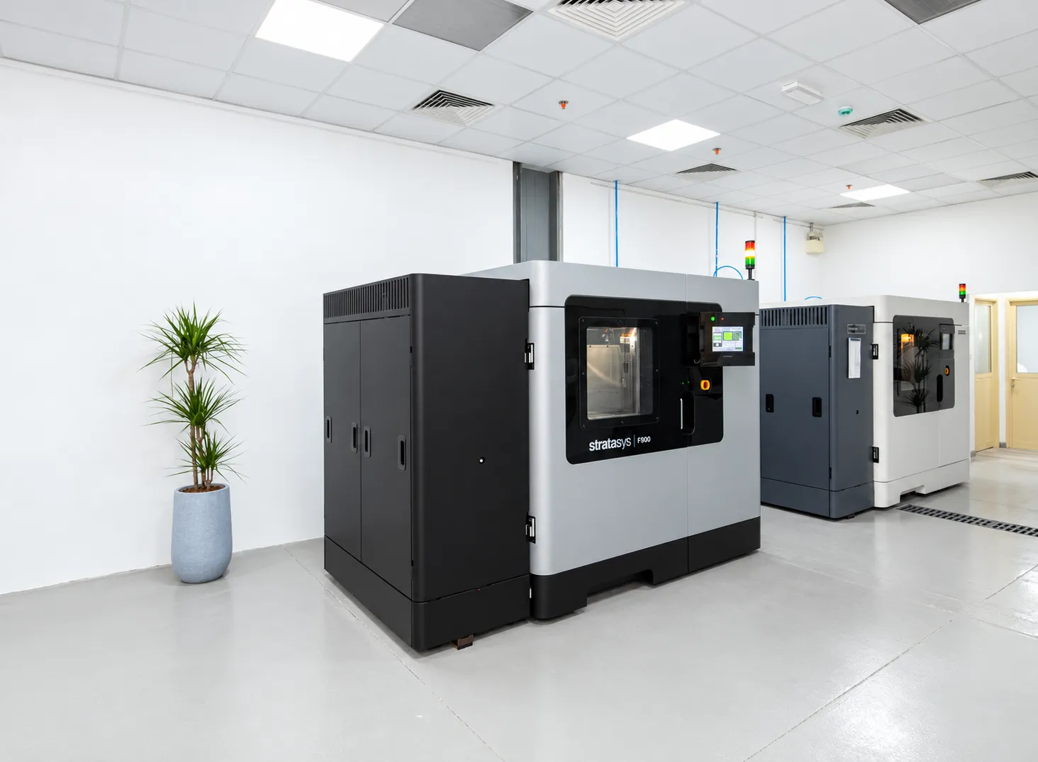 Stratasys F900 in the Paradigm 3D production room